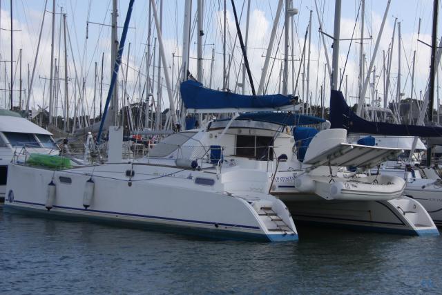 Catana 381