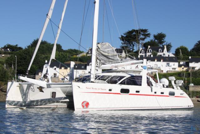 Catana 582