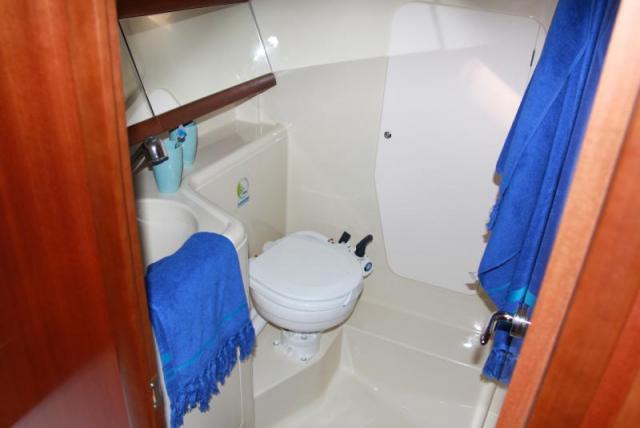 Dufour 325 - Photo 21