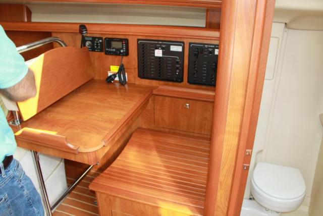 Hunter 41 - Photo 7
