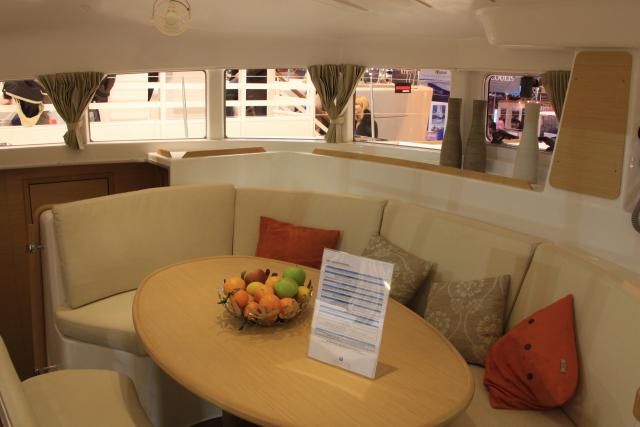 Lagoon 380 - Photo 10