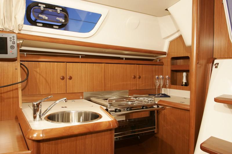 Sun Odyssey 32i - Photo 10