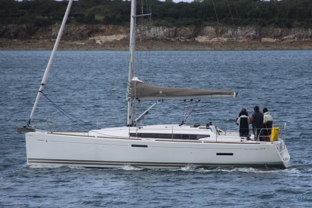 Sun Odyssey 379 - Photo 1