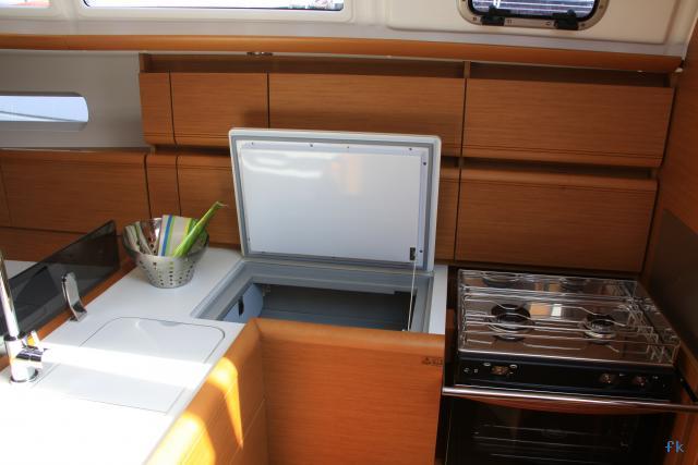 Sun Odyssey 379 - Photo 7