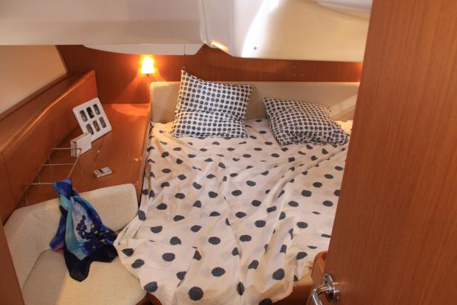 Sun Odyssey 42 DS - Photo 12