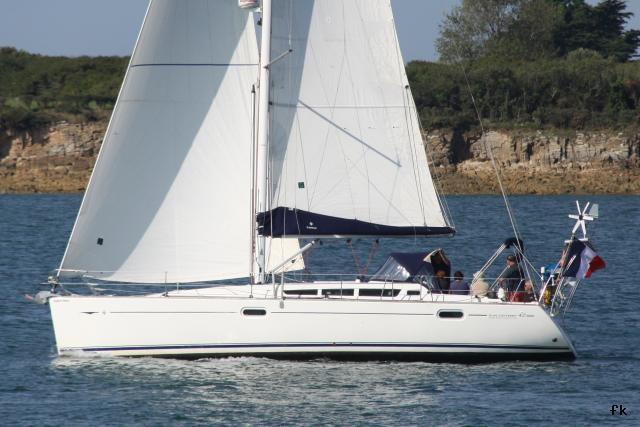 Sun Odyssey 42i - Photo 1