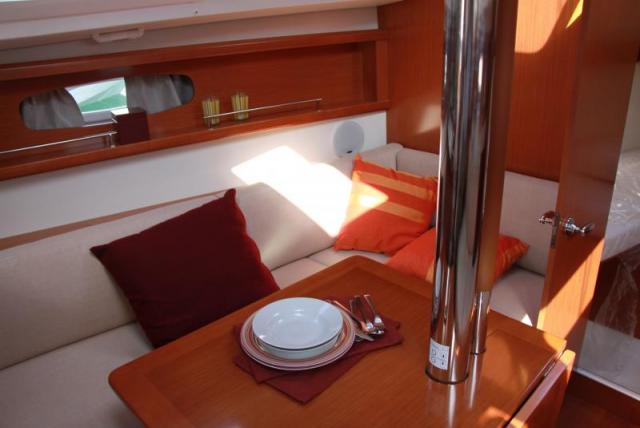 Sun Odyssey 45 - Photo 6