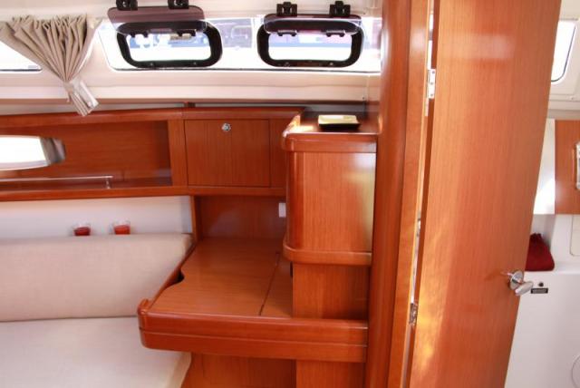 Sun Odyssey 45 - Photo 11
