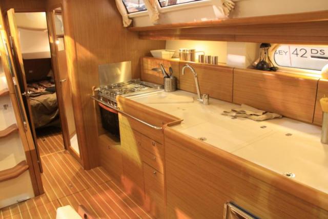 Sun Odyssey 45 DS - Photo 6