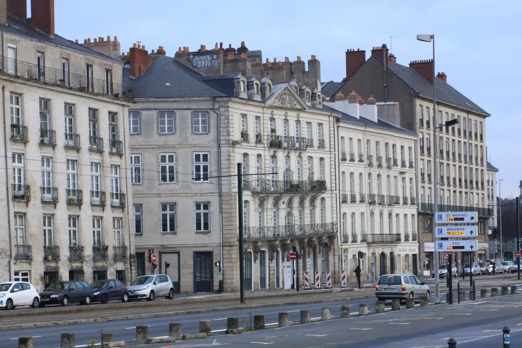 Jules Verne sur le quai de la Fosse